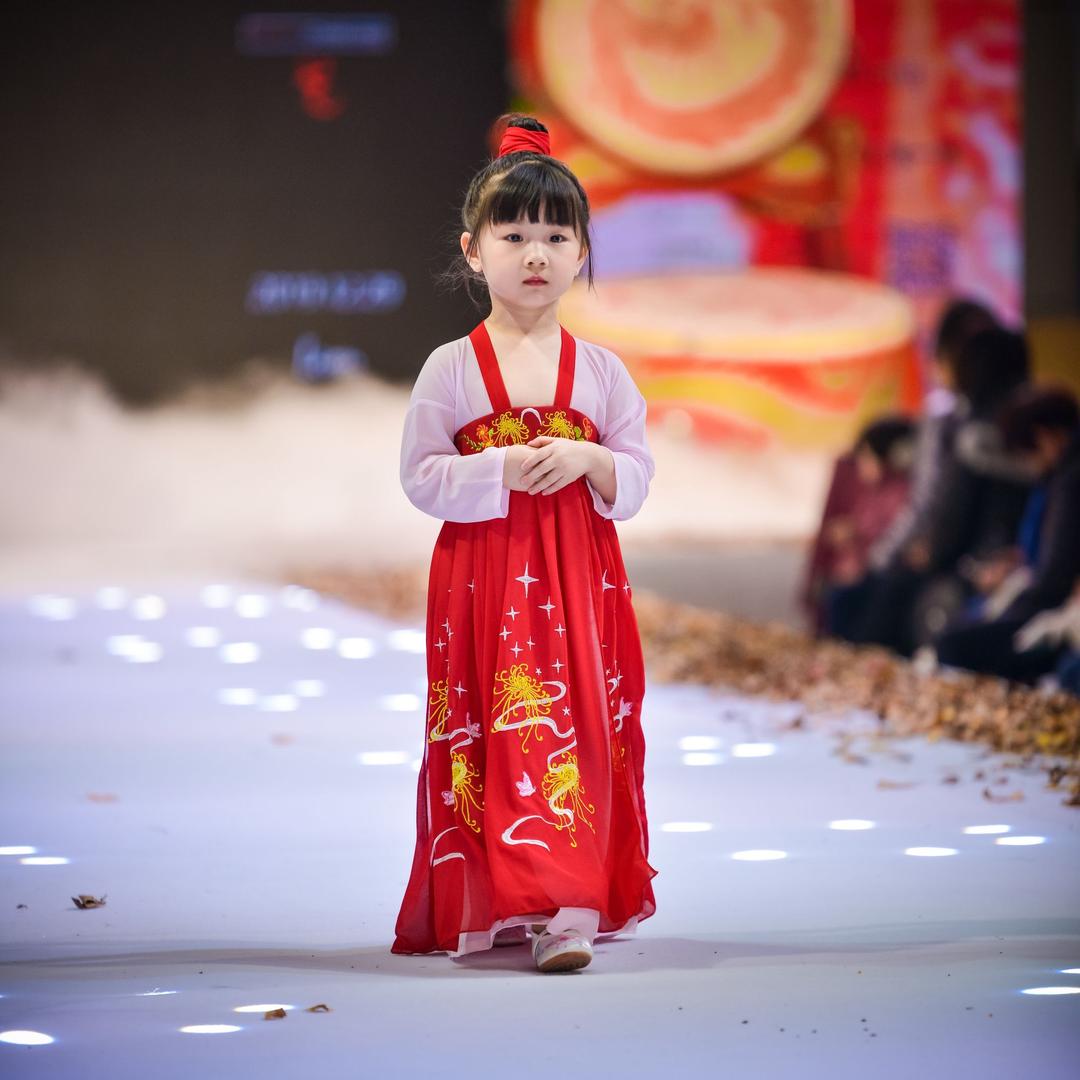 华丰国际服装城 彤彤家
