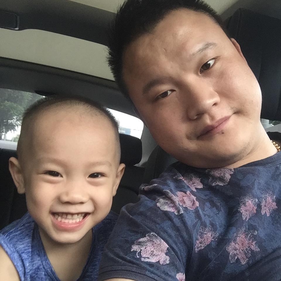 广州 美的高服装展示架