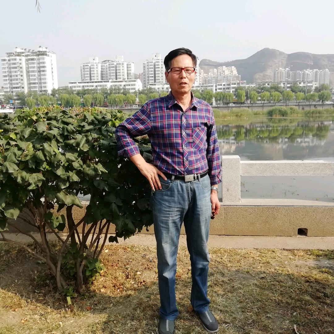 骏马