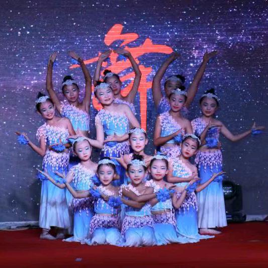 “快乐女孩”敏