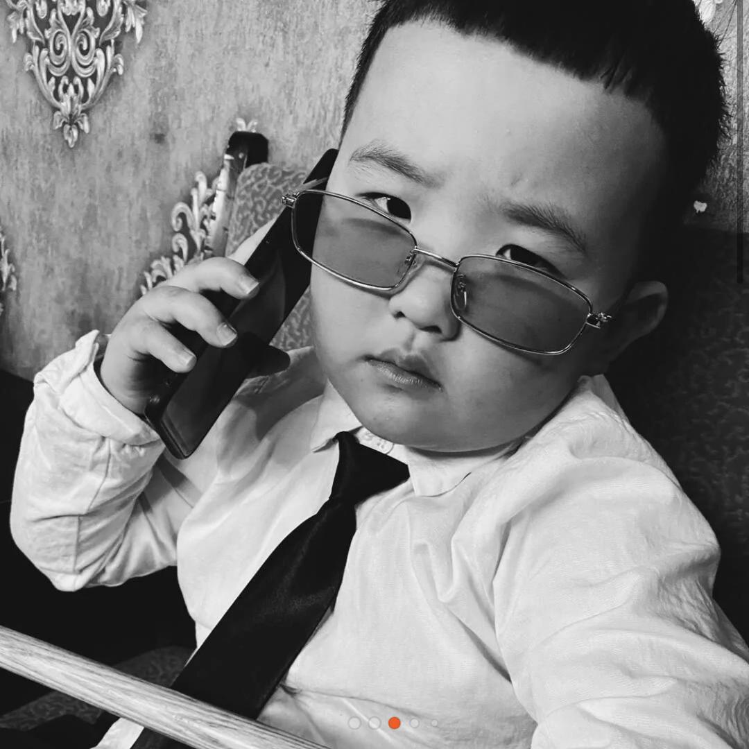 角色🧔🏿