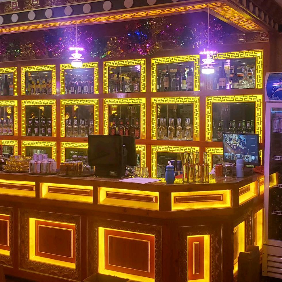 亚顿装修有限公司 ，