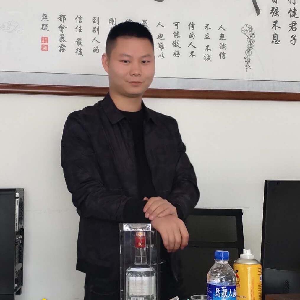 在威宁开了8年寄卖行的小邵