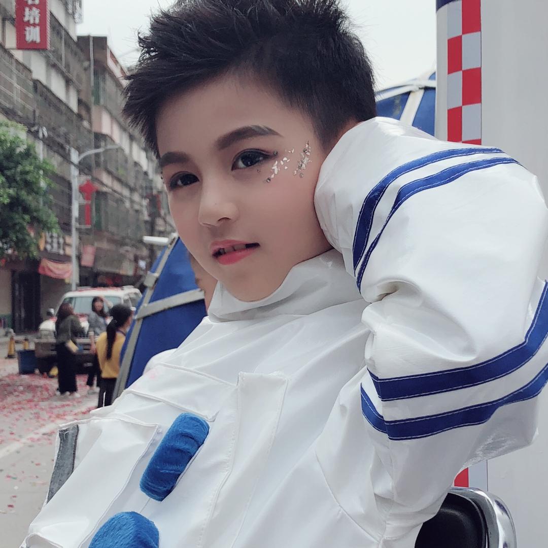 哥哥张锐铭妹妹张雅瞳