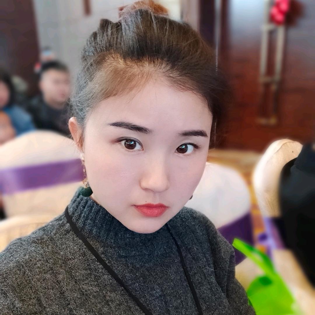 牵着手一起走
