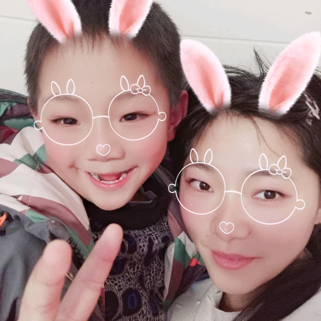 ╭( ′• o •′ )╭