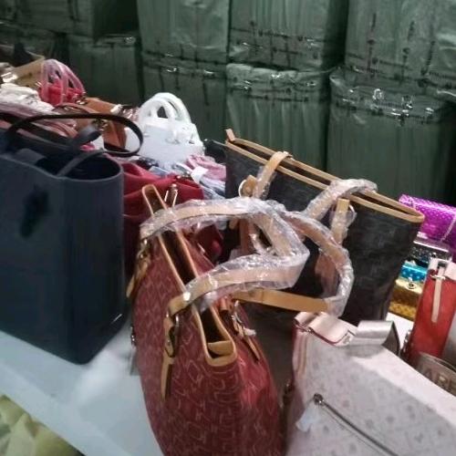 小曾收尾货包包