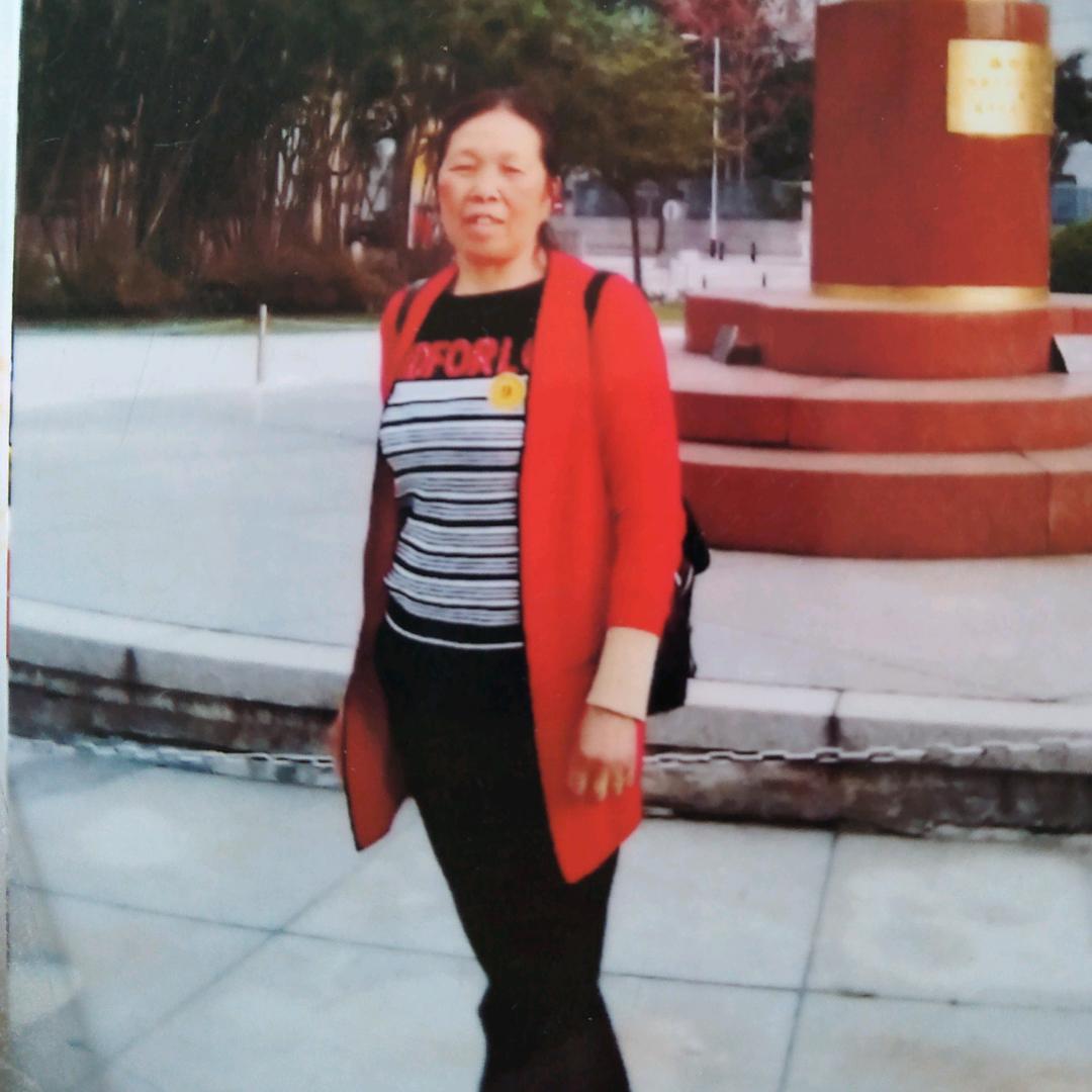 李姐（李光芬)68岁