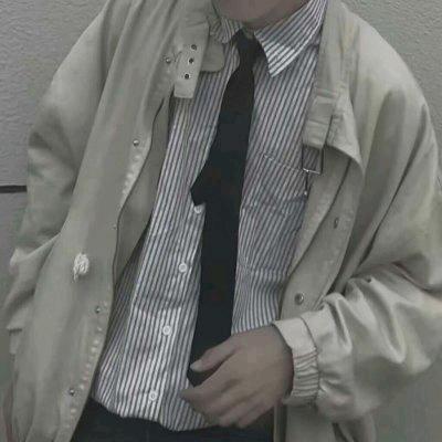 ，