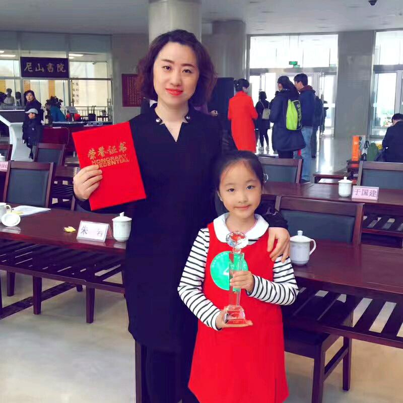 两美女小婷