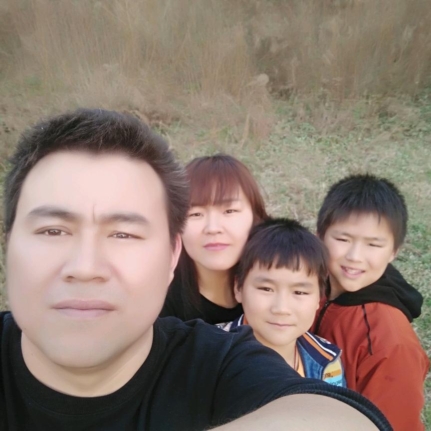 李振伟