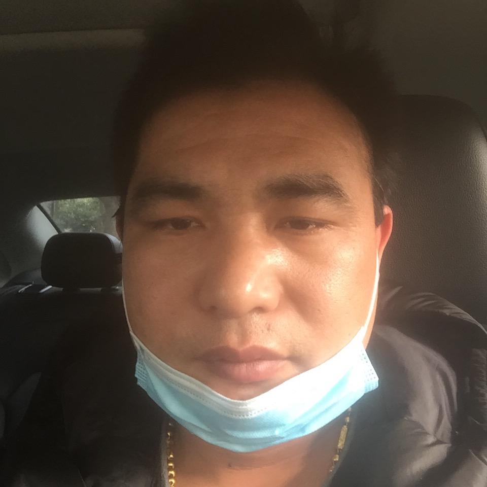 幸福一家人。