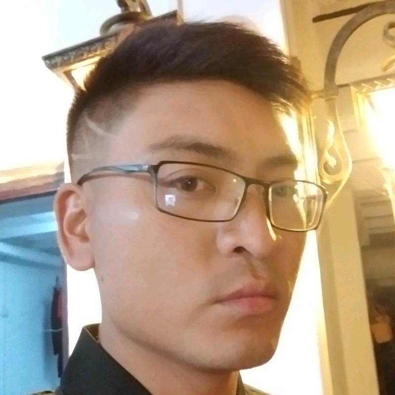 範肆