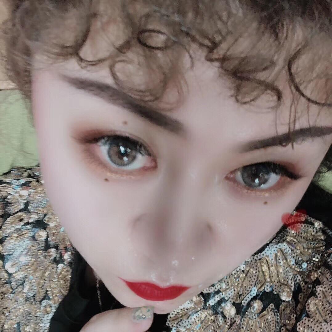 玉的服装服饰