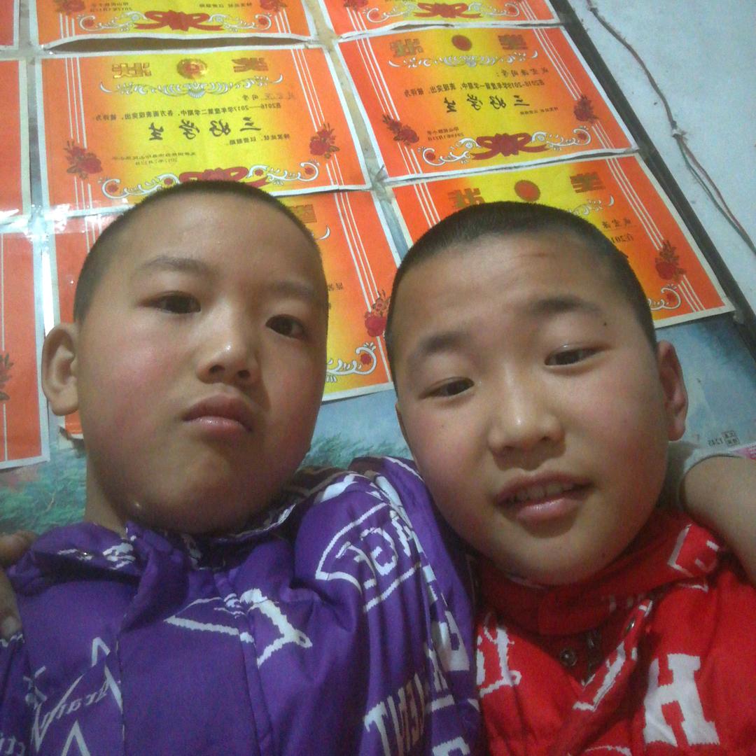兄弟俩😀😎😎