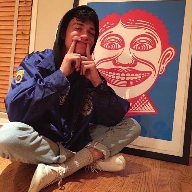 沦携