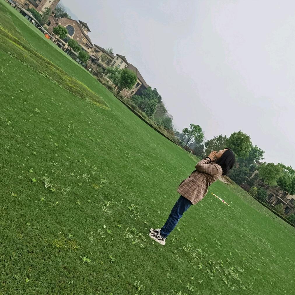 成都教钢琴杨老师