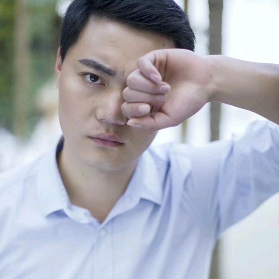 小青年₍˄·͈༝·͈˄₎◞ ̑̑ෆ