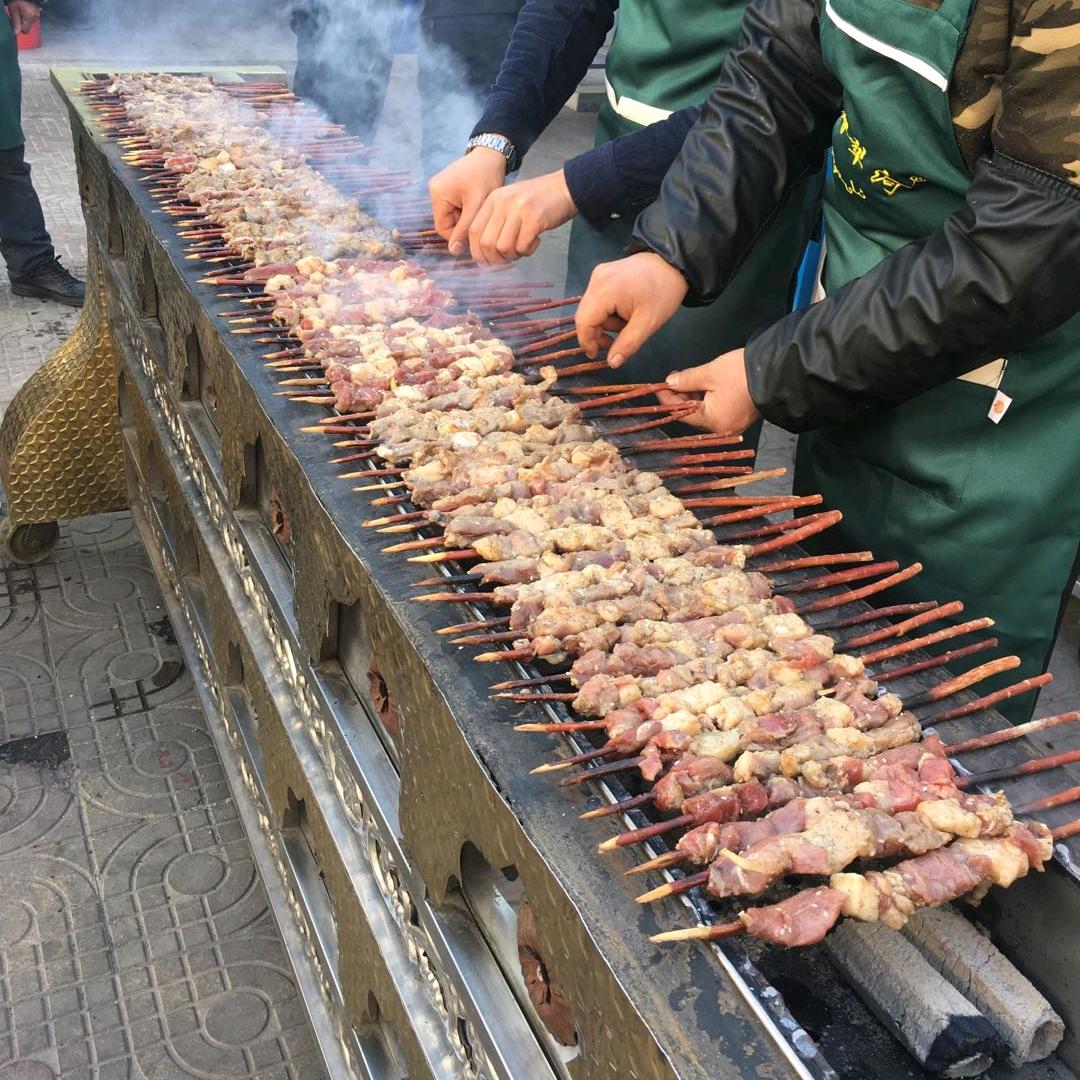 （法图麦烤包子)伊犁河