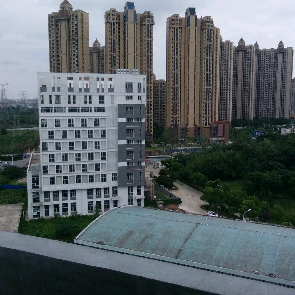 修补月亮的男人