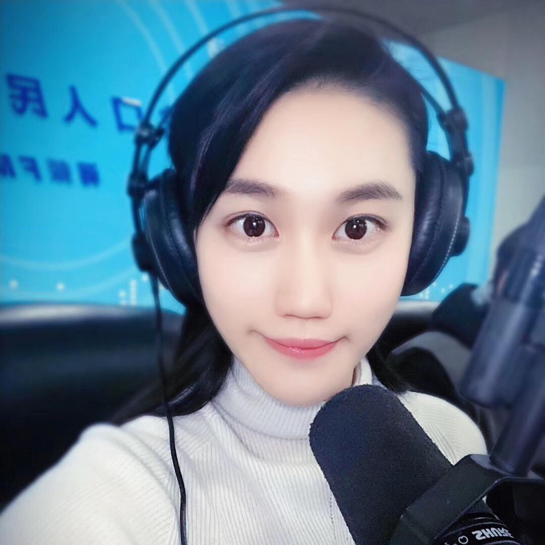 主持人 李聪