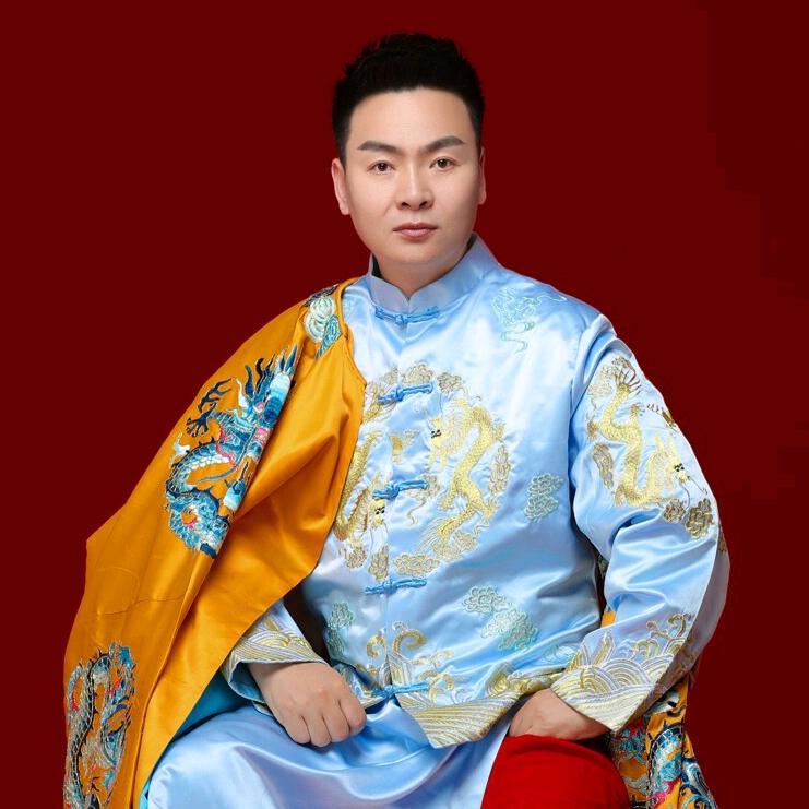 主持人月阳
