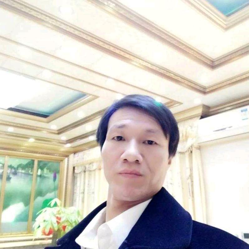 华氏家具创始人。华叙财