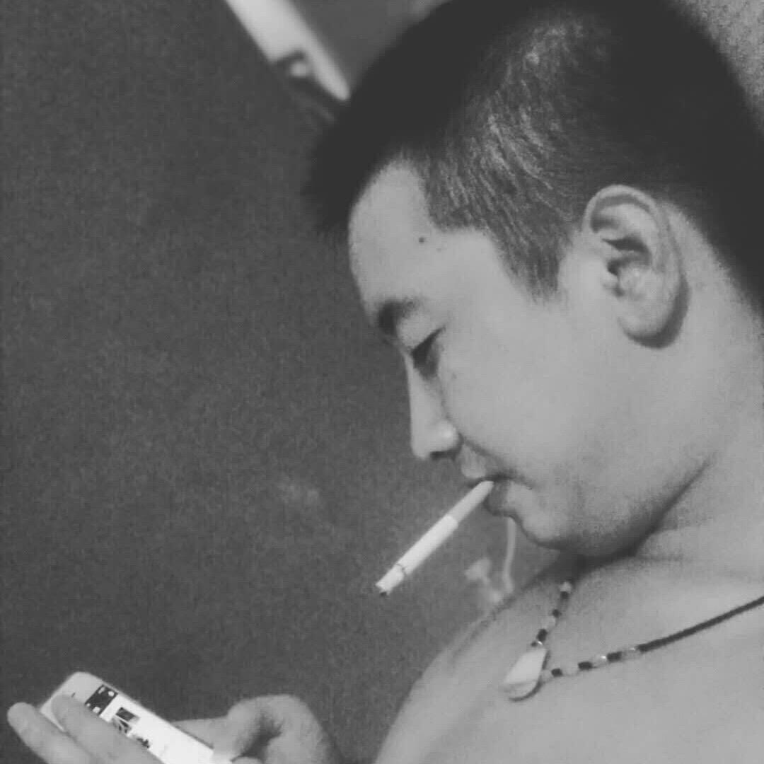 遥望天空45度