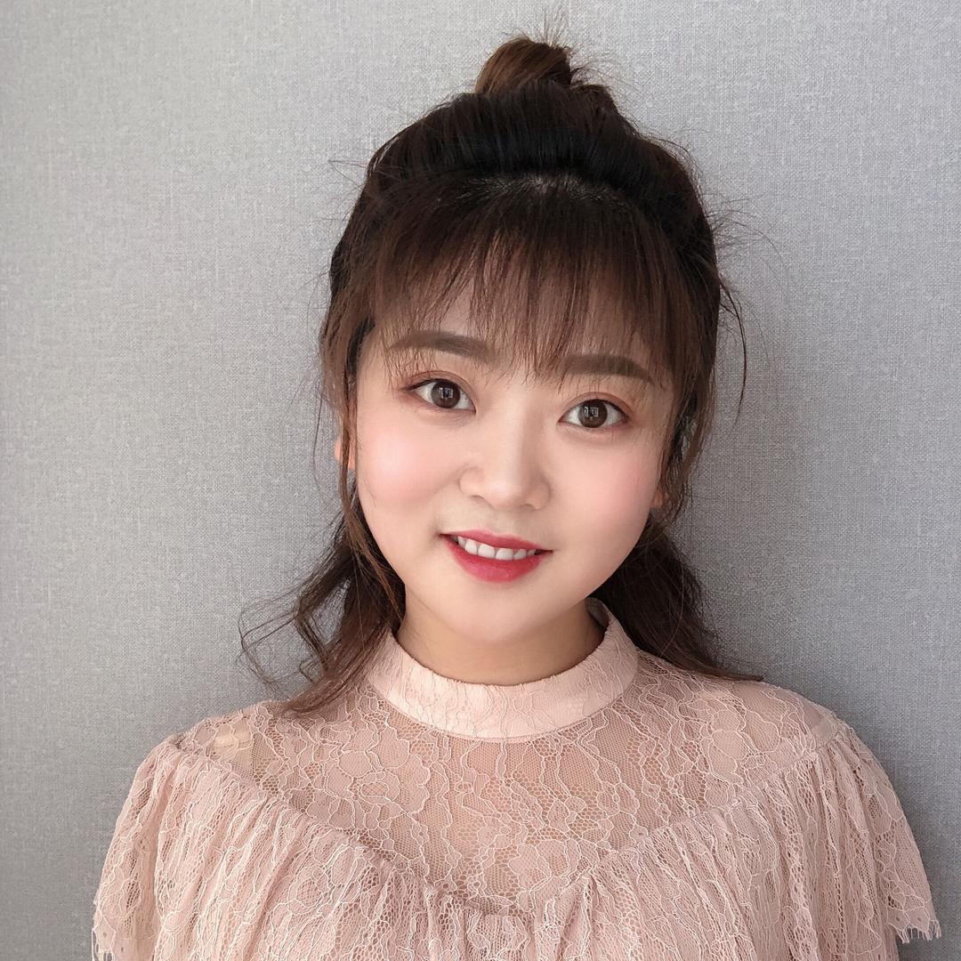 茉里婚纱彩妆