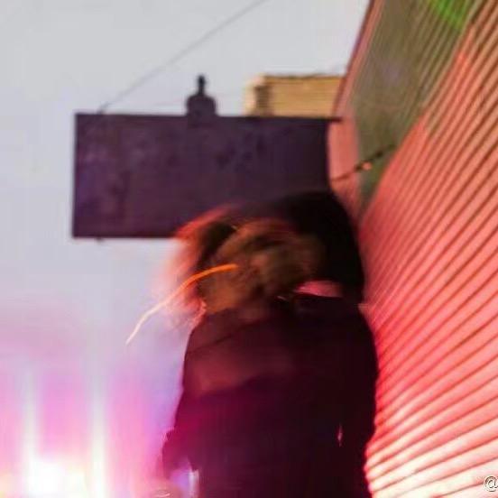 ½