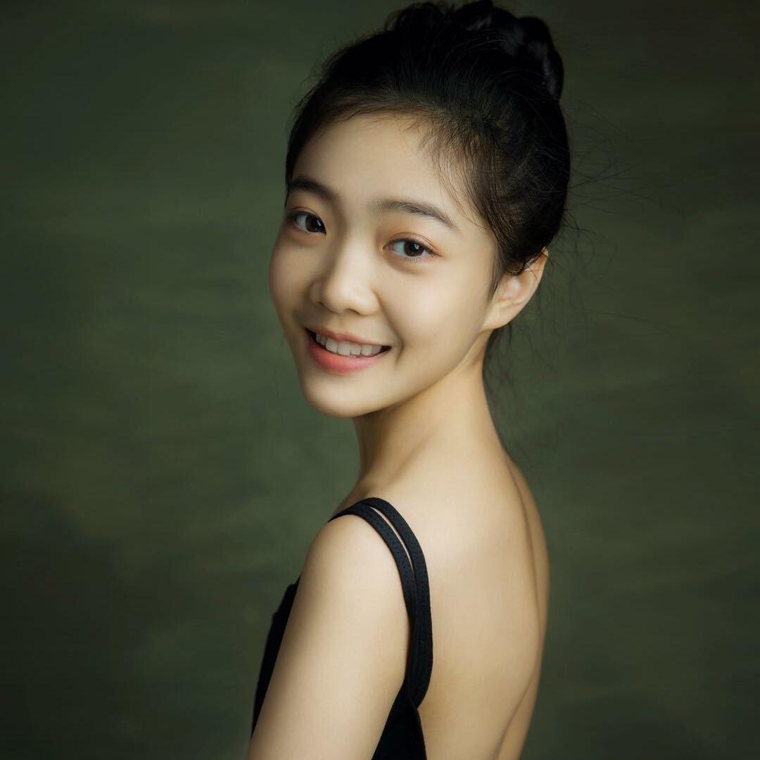 爱跳舞的小婷子