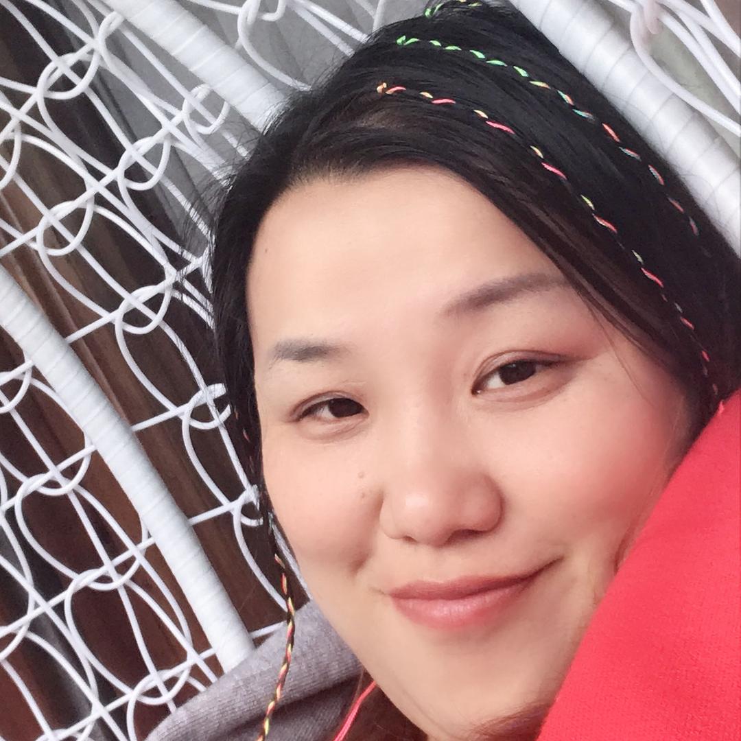 为君莞尔一笑