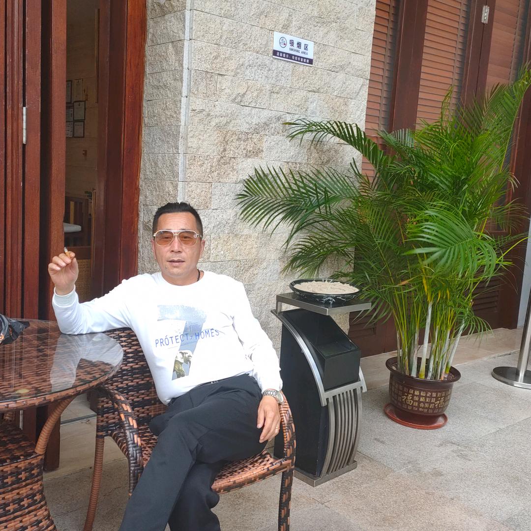 蓝天，华津驾校。