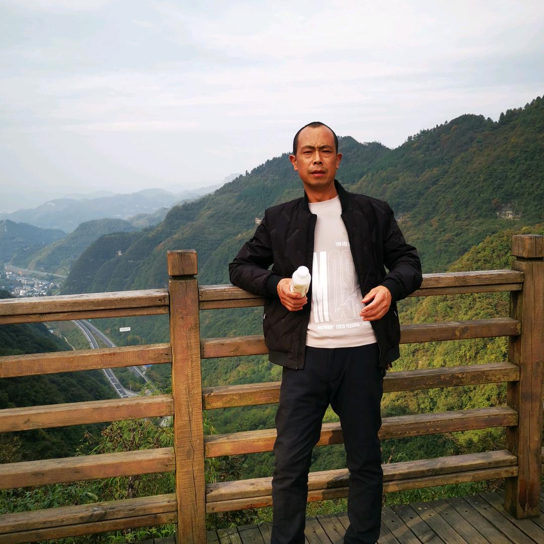 巴铃翁记盒子粑