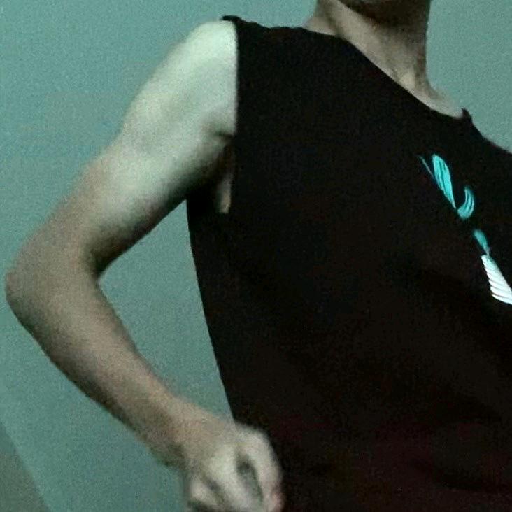 一朵风中摇曳的蘑菇头