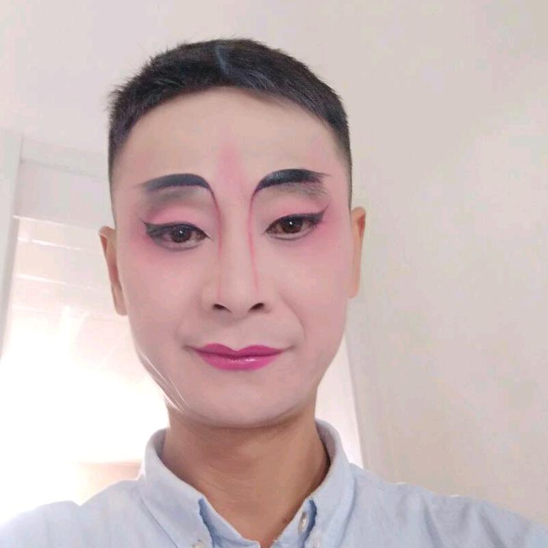 精英黄梅戏演出公司团长