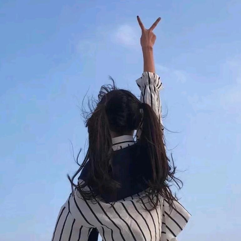 卖苹果的小姐姐