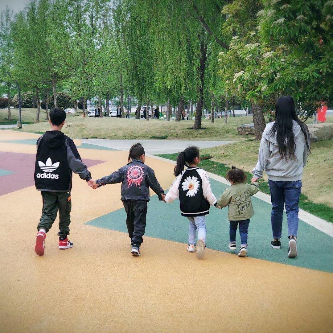 小七。