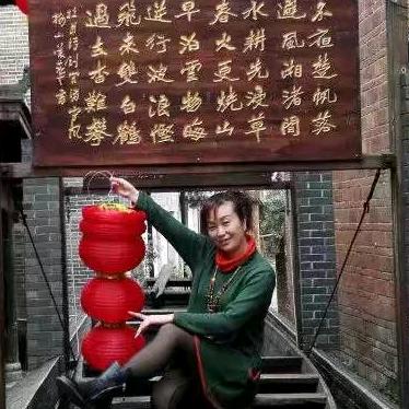 颜色不一样的烟火
