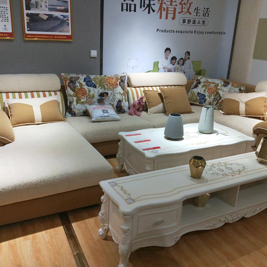 @老实人小陈@