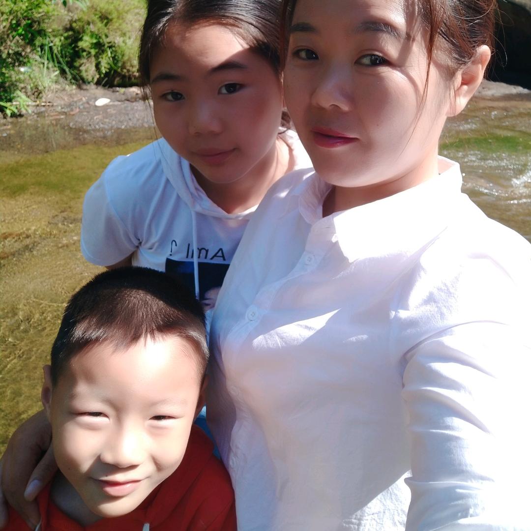 阳光下的泡沫