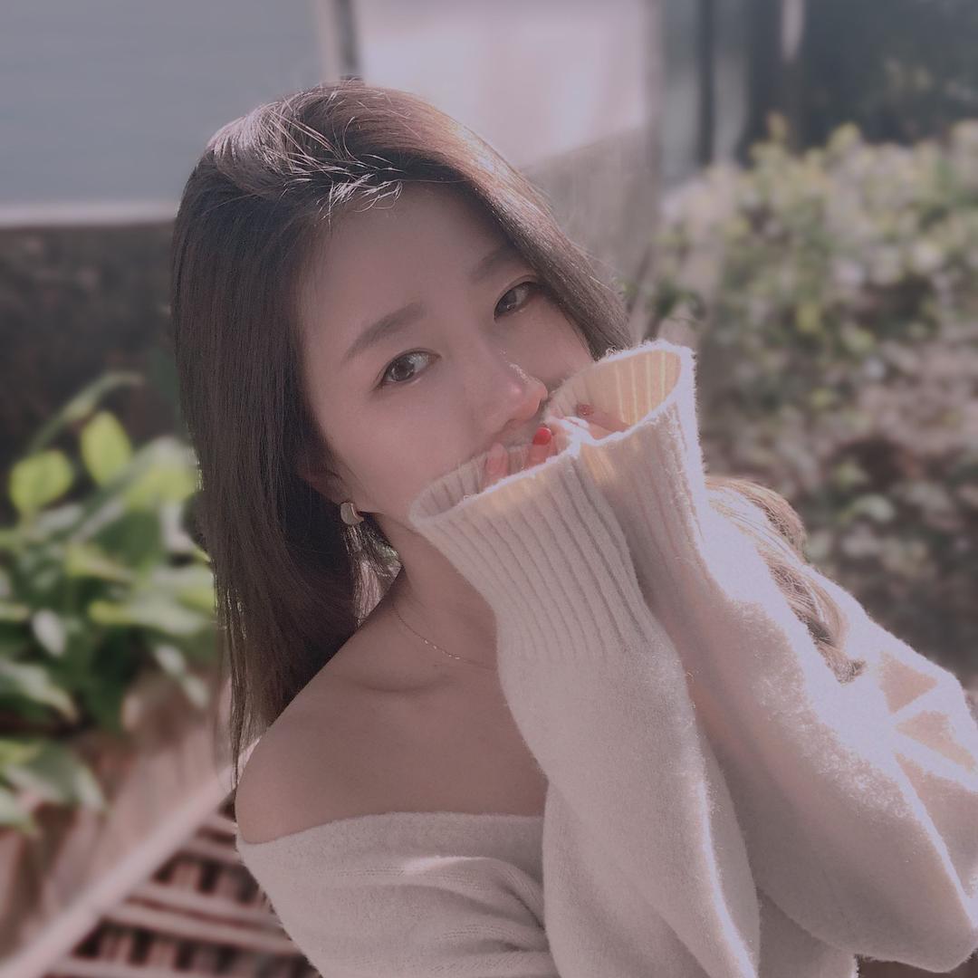 是小仙女雅雅吖