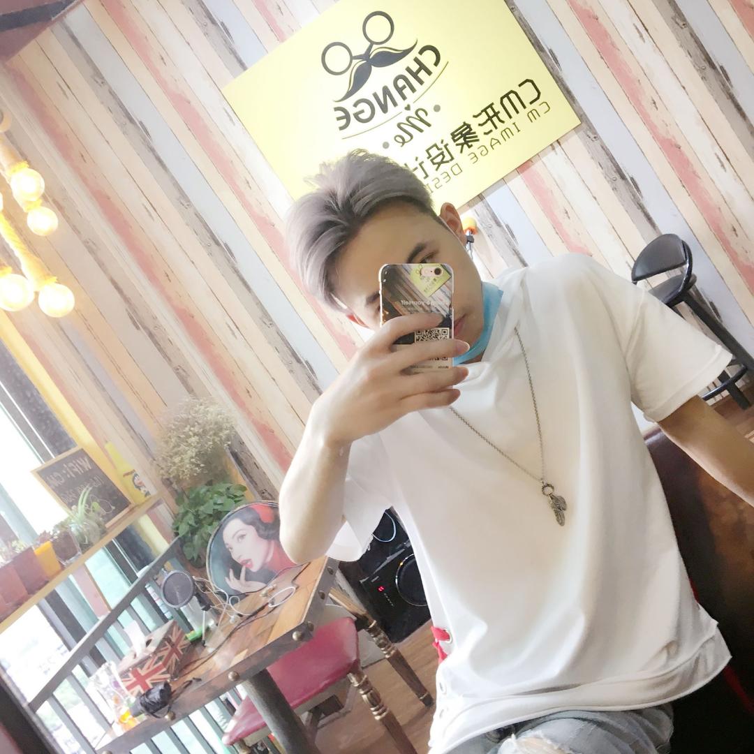 成都发型师展东老师