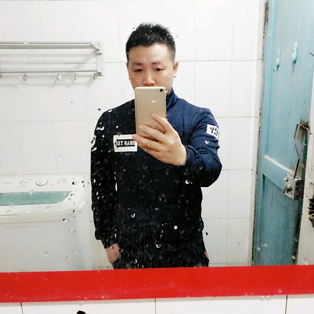 何必问时光