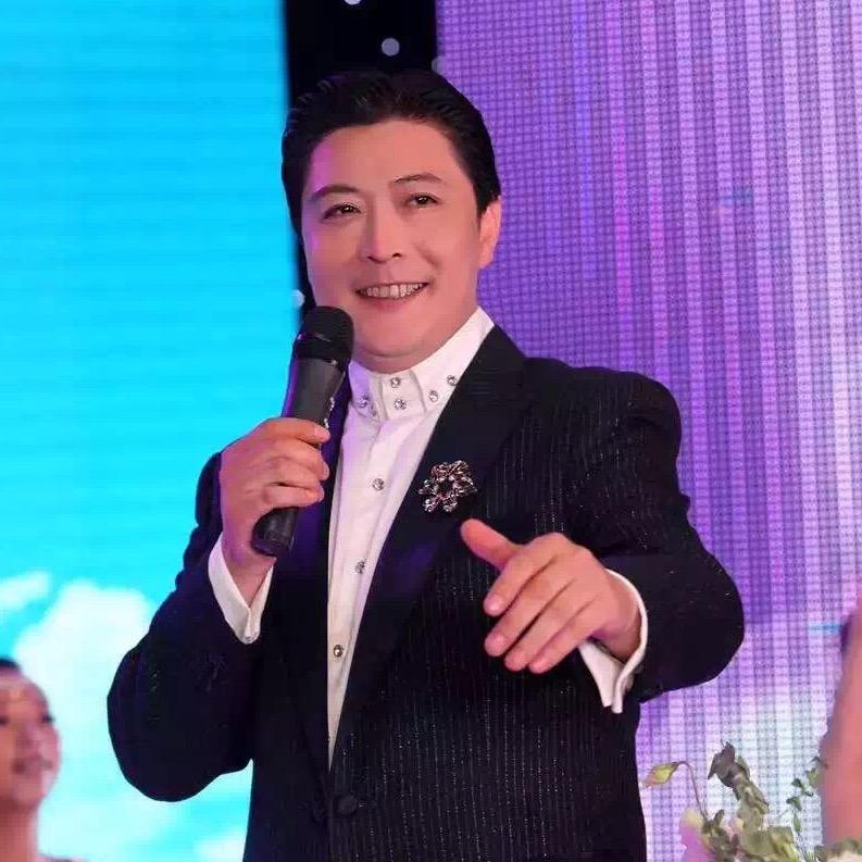 主持人王纲