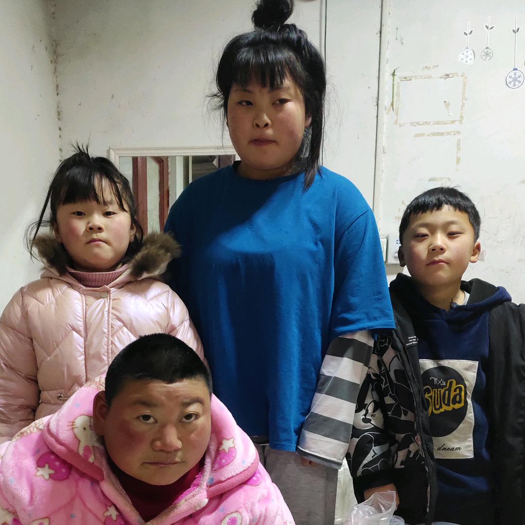 艰难一家人