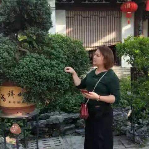 蓝天彩红