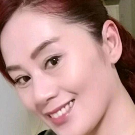 爱臭美的奶奶