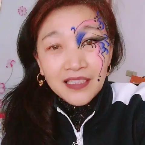迎风飘扬