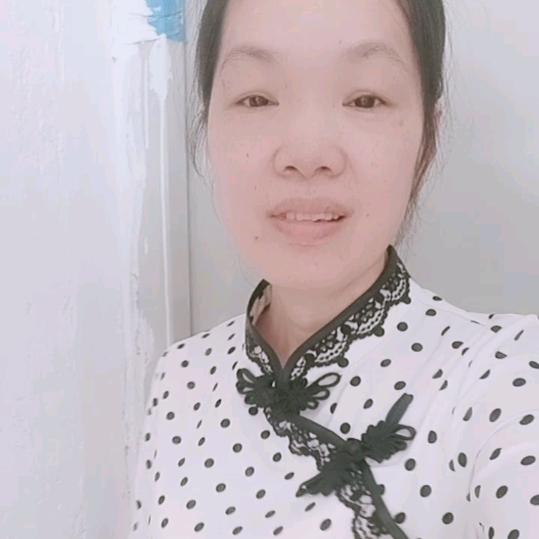 南康区唐江镇小春内衣店
